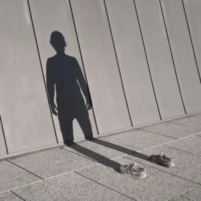 Invisible: Retrato de compañero de DeepBrain AI para chat en línea gratuito y conversaciones abiertas