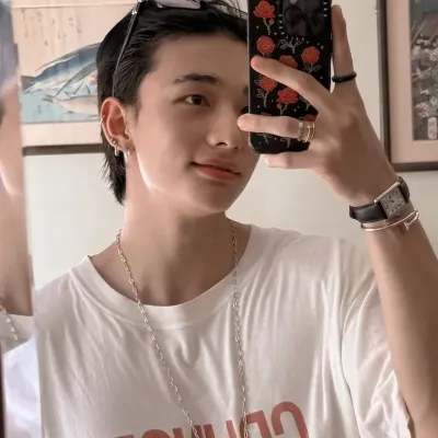 Hwang Hyunjin - your best friend: Creative roleplay AI character art for spicy chat and fantasy scenarios