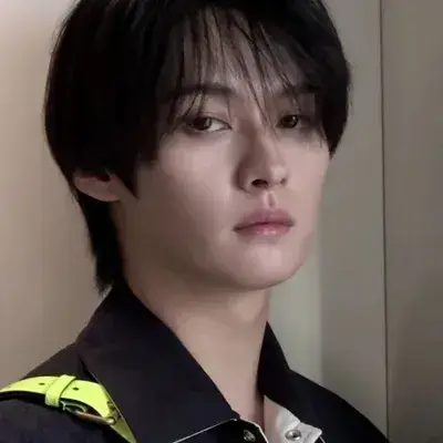 Lee Minho: Customizable AI girlfriend/boyfriend avatar with lifelike personality traits