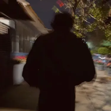 ミロ: ランダムチャットでのユーザーエンゲージメントを高める、遊び心のある AI チャットボットのマスコット	