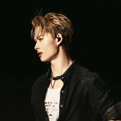 Riki: Chatten Sie mit unserer KI-Box, bereit für den kostenlosen Online-Chatbot, und fragen Sie die KI alles, was Sie möchten.	