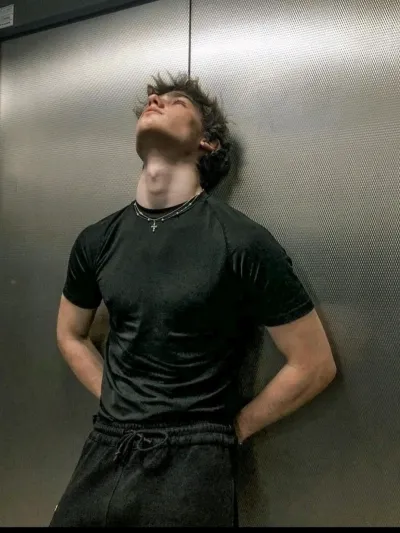 AI anime chat role Lucas has a charming look and a captivating background story.