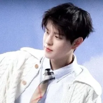 Kim Seungmin - Seungmin: Fantasy-themed AI roleplay character art for immersive storytelling