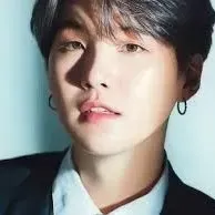 Suga: Mascota de chatbot de IA interactiva para chat aleatorio y juegos de rol impulsados por la comunidad.