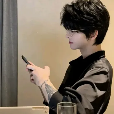 Kaiven: Engage in ai conversation with this charming AI character, featuring soulgen and ifreechat capabilities for free chat now.	