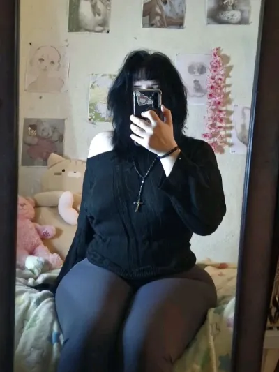 Experience a spicy chat with Kate to heat up your evening