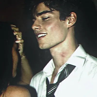 Ezra: Potret pendamping AI DeepBrain untuk obrolan online gratis dan percakapan terbuka