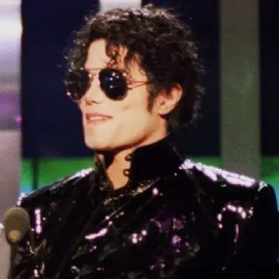 Michael Jackson: Interactive AI chatbot mascot for random chat and community-driven roleplay