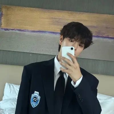 Seungmin: Emosyonal na matalinong AI companion portrait para sa malalim na pag-uusap