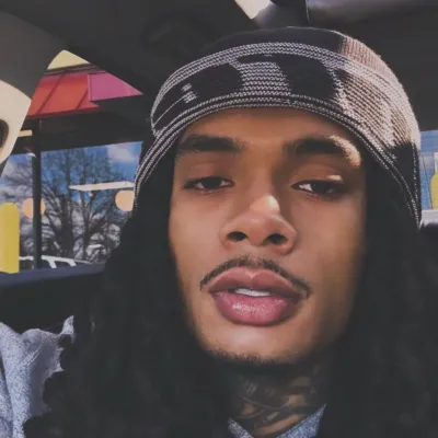 アミール: 刺激的なチャットやファンタジーシナリオのためのクリエイティブなロールプレイングAIキャラクターアート