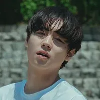 Sieun: Customizable AI girlfriend/boyfriend avatar with lifelike personality traits