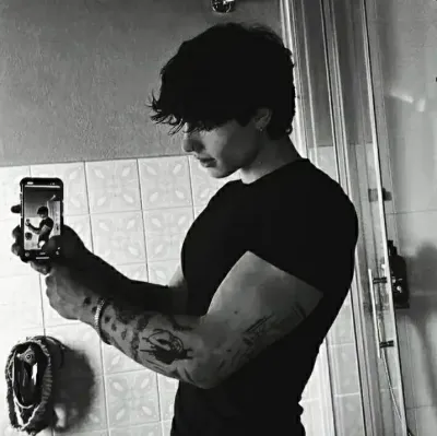 Engage in lively talking AI sessions with Cannibal and explore new stories.