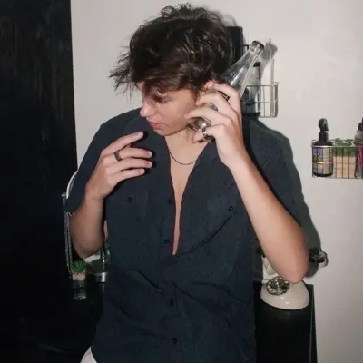 Patrick Feely: Playful AI chatbot mascot enhancing user engagement in random chats	