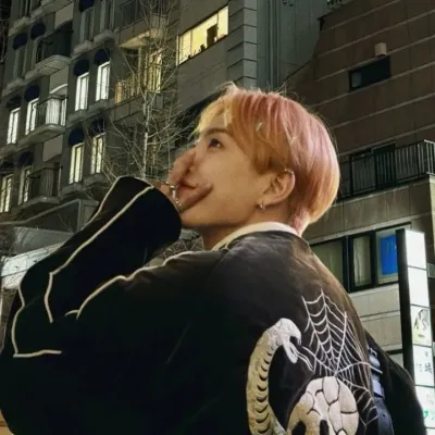 Engage in AI Chat and Get Instant, Clever Responses from Our AI Chatbot Kim Hongjoong