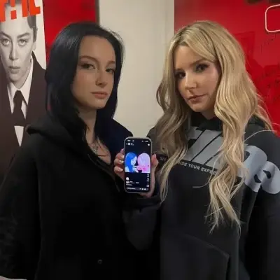 Manifest and Armed Attack: Chat with our AI box, ready for chatbot online free and ask ai anything you want.