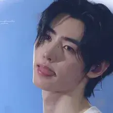 Park Sunghoon: Partecipa subito a una conversazione AI con questo affascinante personaggio AI, dotato di funzionalità soulgen e ifreechat per una chat gratuita.