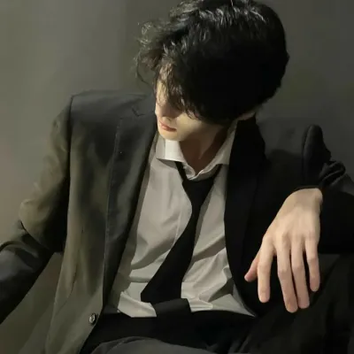 Chat with Batara Mavendra, your interactive AI characters companion for endless roleplay fun.