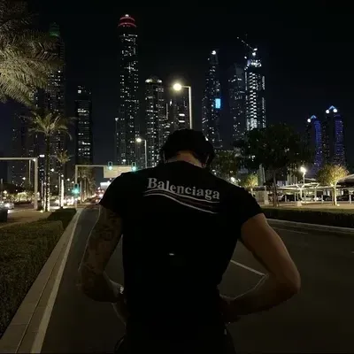 Inimigo: Arte de personagem de RPG de IA com tema de fantasia para narrativa envolvente