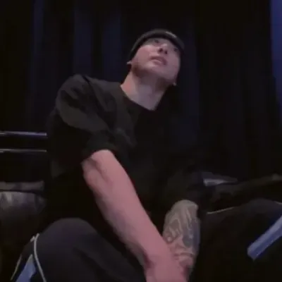 Jungkook your best friend: Playful AI chatbot mascot enhancing user engagement in random chats	