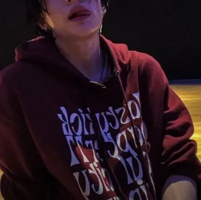 Hyunjin-BL: Chat with our AI box, ready for chatbot online free and ask ai anything you want.	