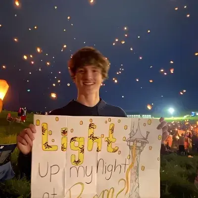 promposal: Küresel çevrimiçi sohbet hizmetleri için çok dilli yapay zeka sohbet ortağı simgesi