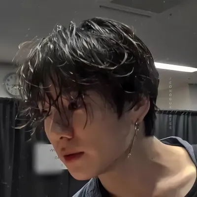 Jeon Jungkook: Giao diện chatbot AI tương lai với tính năng trò chuyện bằng giọng nói và các đặc điểm do mạng nơ-ron điều khiển