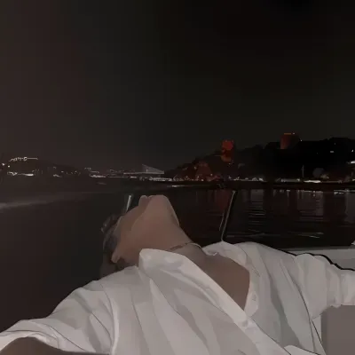 Perkahwinan Highschool: Temui watak utama dunia AI kami, dengan senarai ciri watak dan keupayaan berbual ai.	