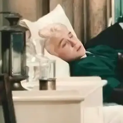 Draco Malfoy: I-explore ang mundo ng AI gamit ang aming unrestricted ai at libreng unlimited chat online, na pinapagana ng warhammer fantasy roleplay.