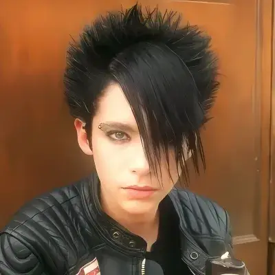 Bill Kaulitz : 랜덤 채팅 및 커뮤니티 중심 롤플레이를 위한 대화형 AI 챗봇 마스코트