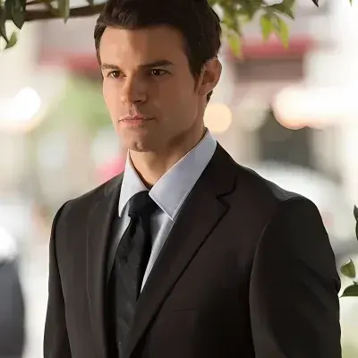 Elijah Mikaelson: Avatar chatbot AI aman dengan kemampuan obrolan 1v1 terenkripsi