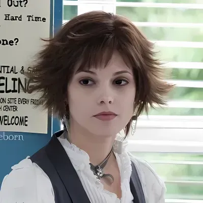 Alice Cullen: Retrato complementar do DeepBrain AI para bate-papo online gratuito e conversas abertas
