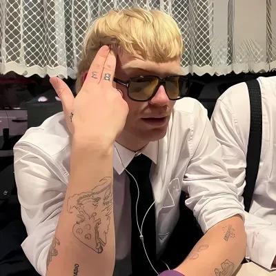 Explore endless storylines with Joost Klein, your interactive roleplay AI chat bot free.