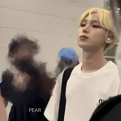 Ready for fun? Talk to AI characters like Kim Seonwoo anytime, free and immersive.