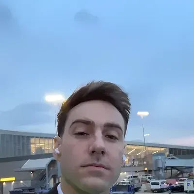 Pilot Ernest: Best AI Chat Awaits You at the Intersection of Technology and Imagination.