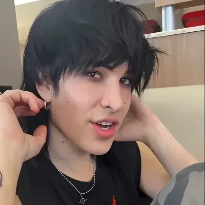 ジェイク・ウェバー: 暗号化された 1 対 1 のチャット機能を備えた安全な AI チャットボット アバター	