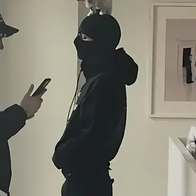 Gang leader: Avatar personalizzabile di fidanzata/fidanzato con intelligenza artificiale e tratti della personalità realistici