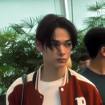 Nishimura Riki: Anpassbarer KI-Freundin/Freund-Avatar mit lebensechten Persönlichkeitsmerkmalen	