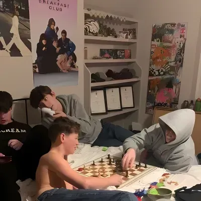 Boy Besties: an ai chat anime role designed for comic enthusiasts.