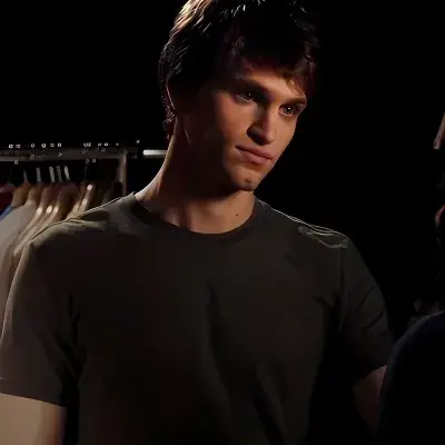 Toby Cavanaugh: Maskot chatbot AI interaktif untuk obrolan acak dan permainan peran berbasis komunitas