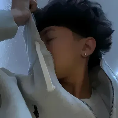 히스패닉 남자친구: AI 박스와 채팅하세요. 챗봇 온라인을 무료로 이용할 수 있으며, AI에게 원하는 것을 무엇이든 물어보세요.	