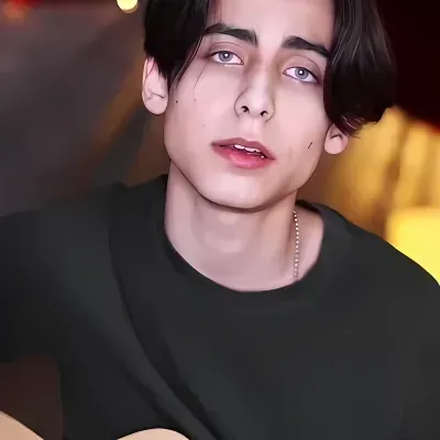 에이던 갤러거: 암호화된 1대1 채팅 기능을 갖춘 보안 AI 챗봇 아바타